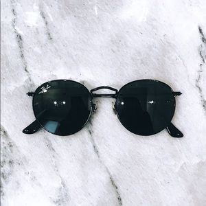 Black Round Ray Bans